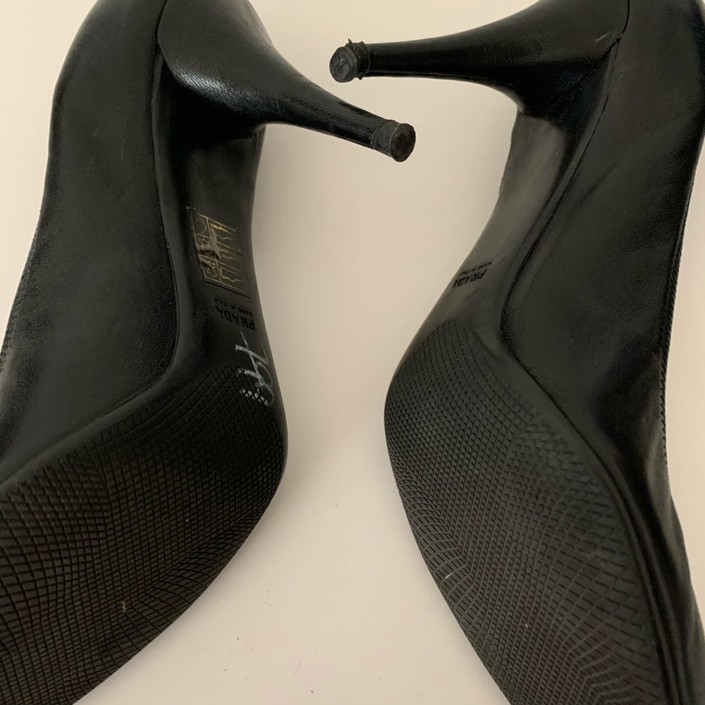 Prada Pumps - Picture 3 of 7